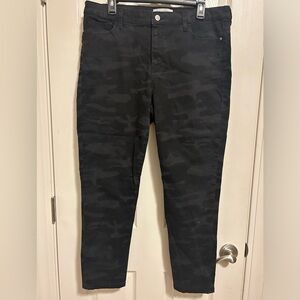 Social Standard by Sanctuary camouflage jeans, EUC, size 14